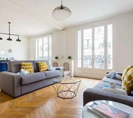 Апартаменты Cmg Tour Eiffel/champs De Mars__laos 3g Париж